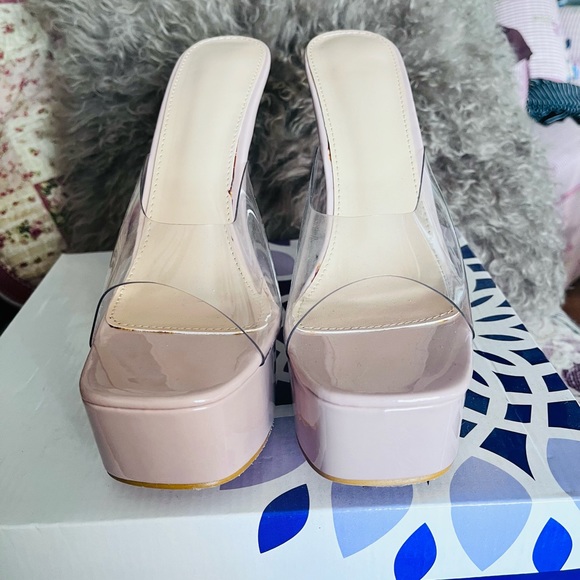 New in box lucite stilettos size 8.5 - Picture 2 of 8